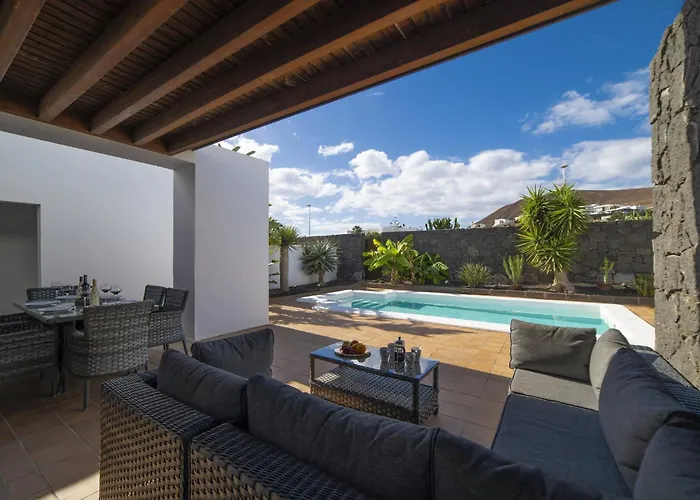 Excellent 4 Bedrooms Mestana Modern Interiors 빌라 *