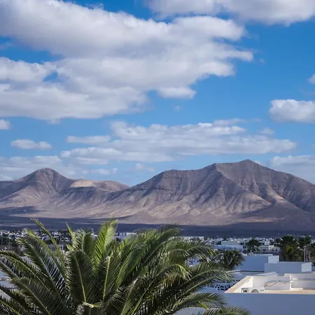 Villa Excellent 4 Bedrooms Mestana Modern Interiors Playa Blanca (Lanzarote)