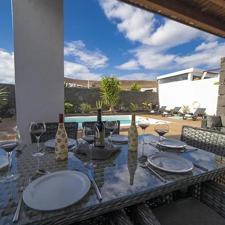 Excellent 4 Bedrooms Mestana Modern Interiors *