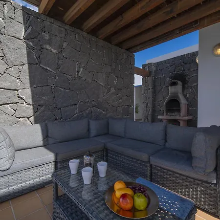 Excellent 4 Bedrooms Mestana Modern Interiors Villa Playa Blanca (Lanzarote)