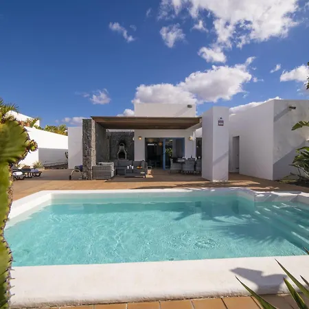 Excellent 4 Bedrooms Mestana Modern Interiors ヴィラ プラヤ・ブランカ