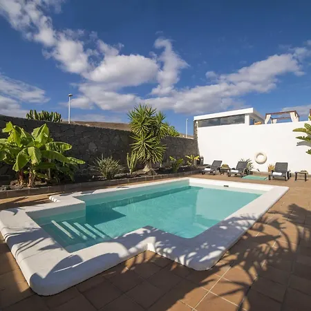 Excellent 4 Bedrooms Mestana Modern Interiors ヴィラ プラヤ・ブランカ