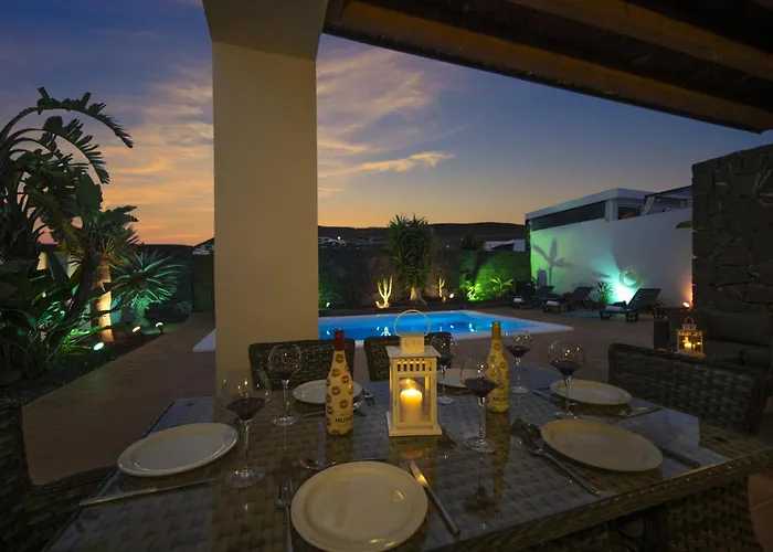 Excellent 4 Bedrooms Mestana Modern Interiors プラヤ・ブランカ