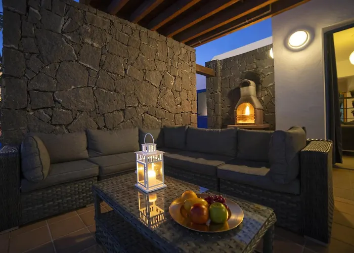 Excellent 4 Bedrooms Mestana Modern Interiors ヴィラ