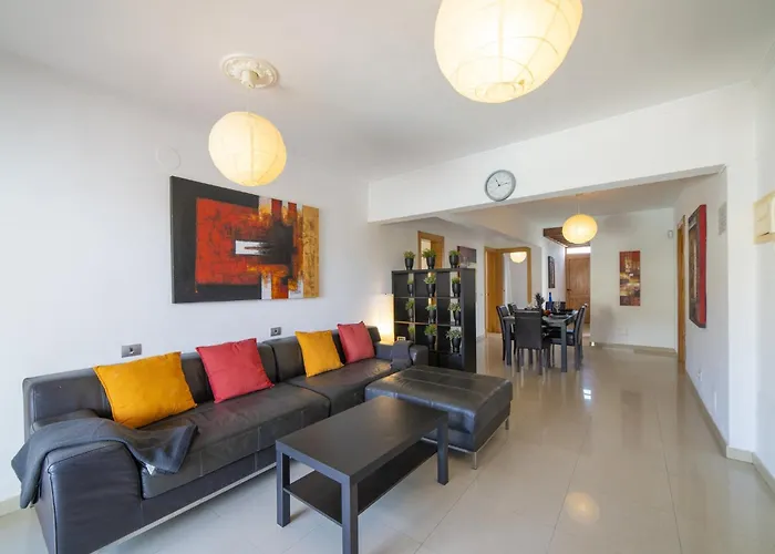 Excellent 4 Bedrooms Mestana Modern Interiors ヴィラ *