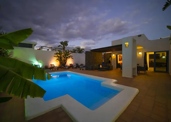 Excellent 4 Bedrooms Mestana Modern Interiors プラヤ・ブランカ