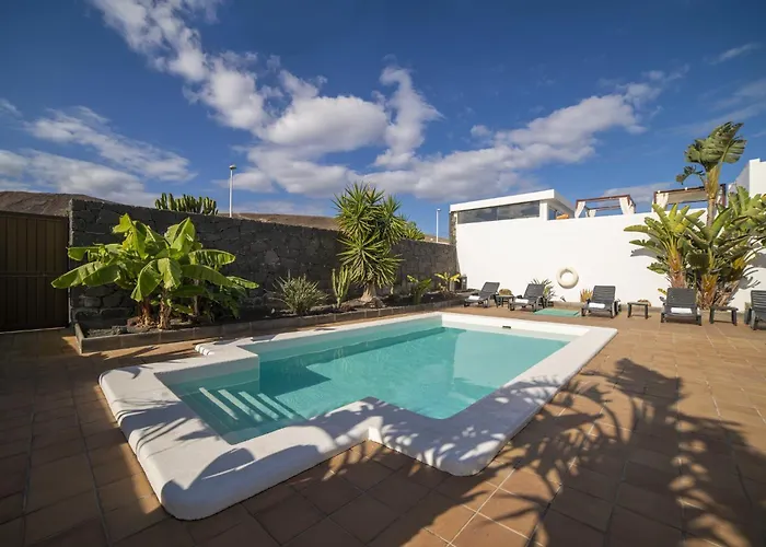 Excellent 4 Bedrooms Mestana Modern Interiors Вилла Коста Бланка